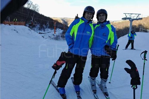 福恒优秀员工崇礼滑雪2